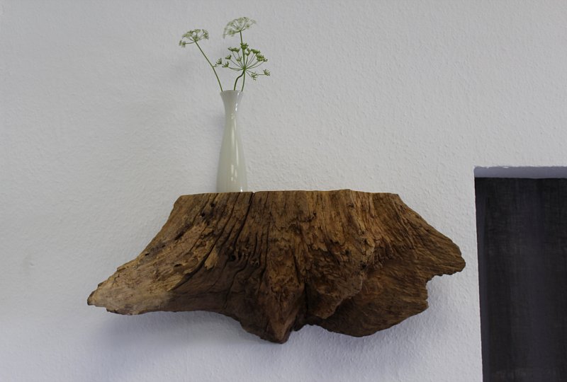 Console for the wall