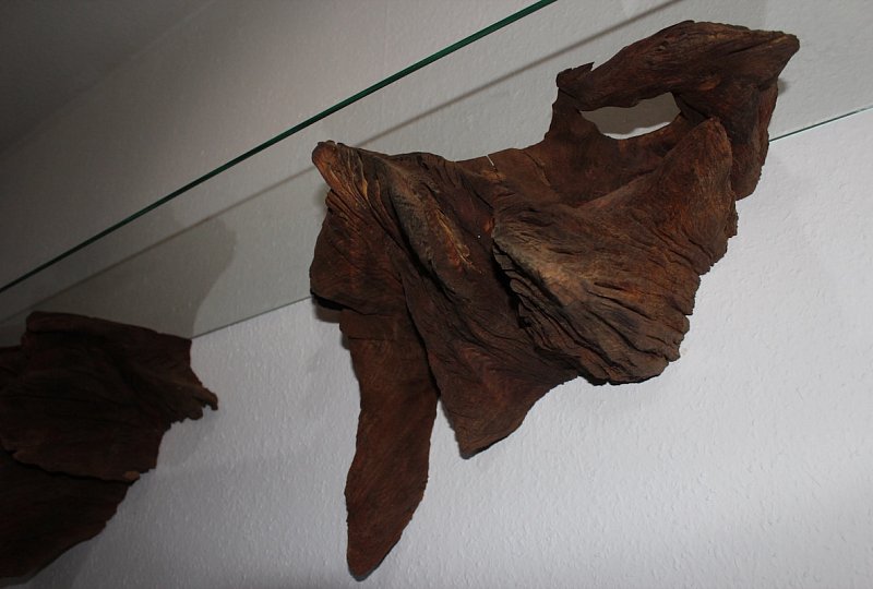 Konsolenpaar mit Glasboden