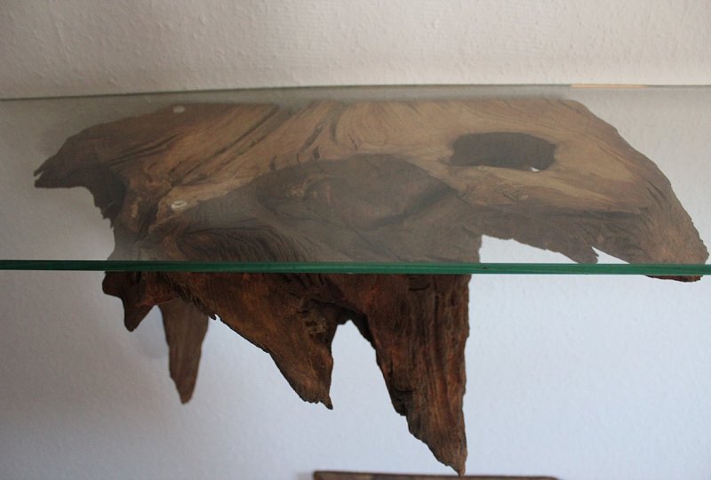 Konsolenpaar mit Glasboden