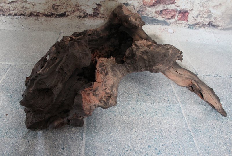 Skulptur aus Olivenholz