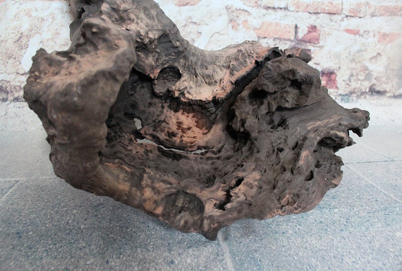 Skulptur aus Olivenholz