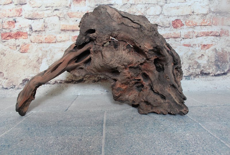 Skulptur aus Olivenholz